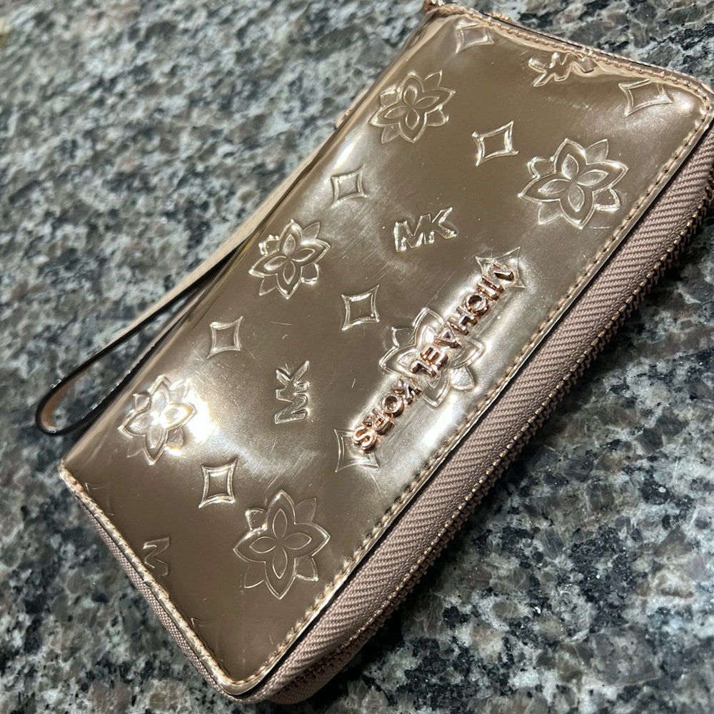 Michael Kors Rose Good Wallet
